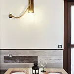 Plushomes | El Patio De La Catedral