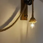 Plushomes | El Patio De La Catedral