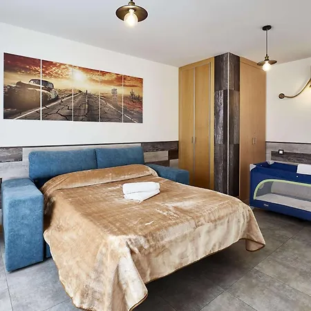 Апартаменты Plushomes | El Patio De La Catedral